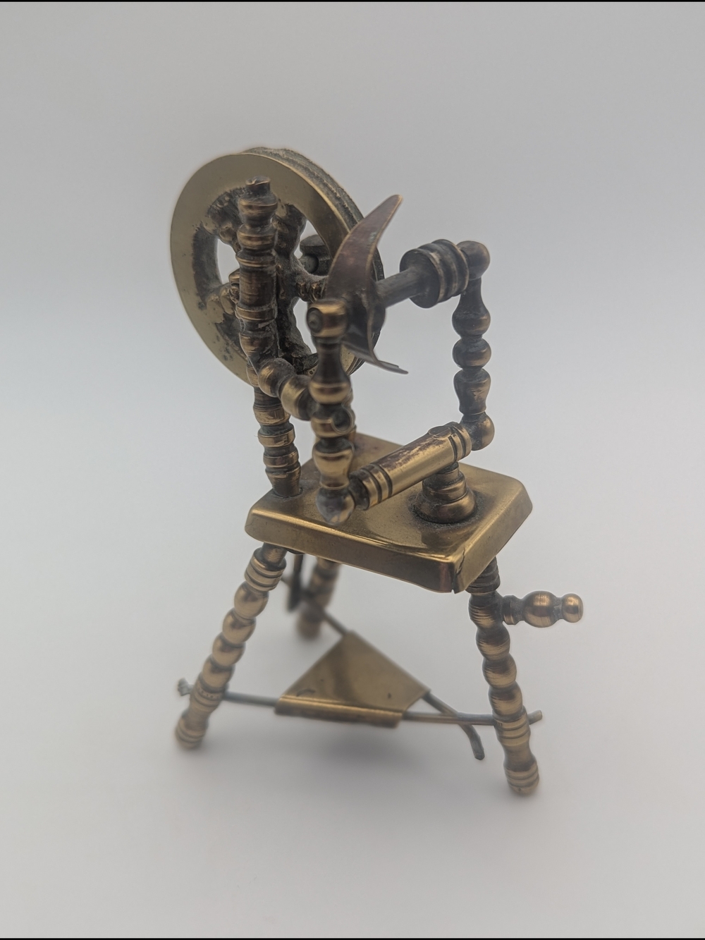Working Dollhouse Brass Spinning Wheel- Vintage-Style